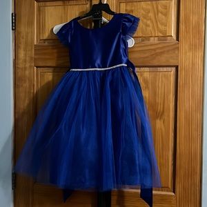 Girls size 6 dress, worn once to crown homecoming queen.